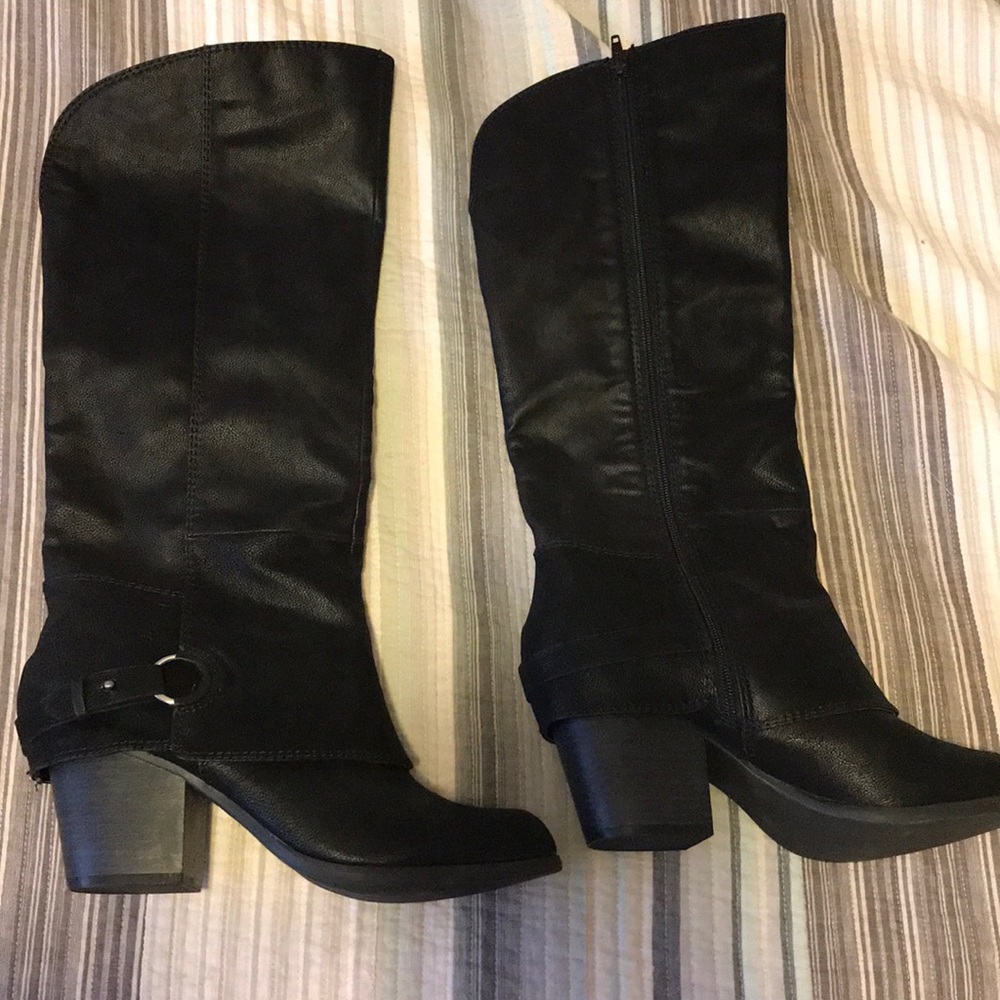 Black boots